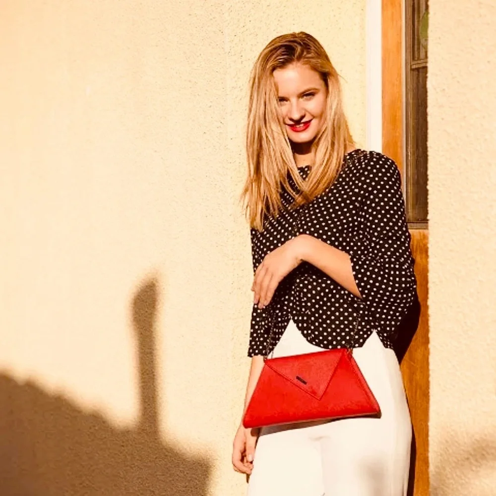 Red Envelope Crossbody Clutch Bag with Chain Strap - Picture 2 of 11